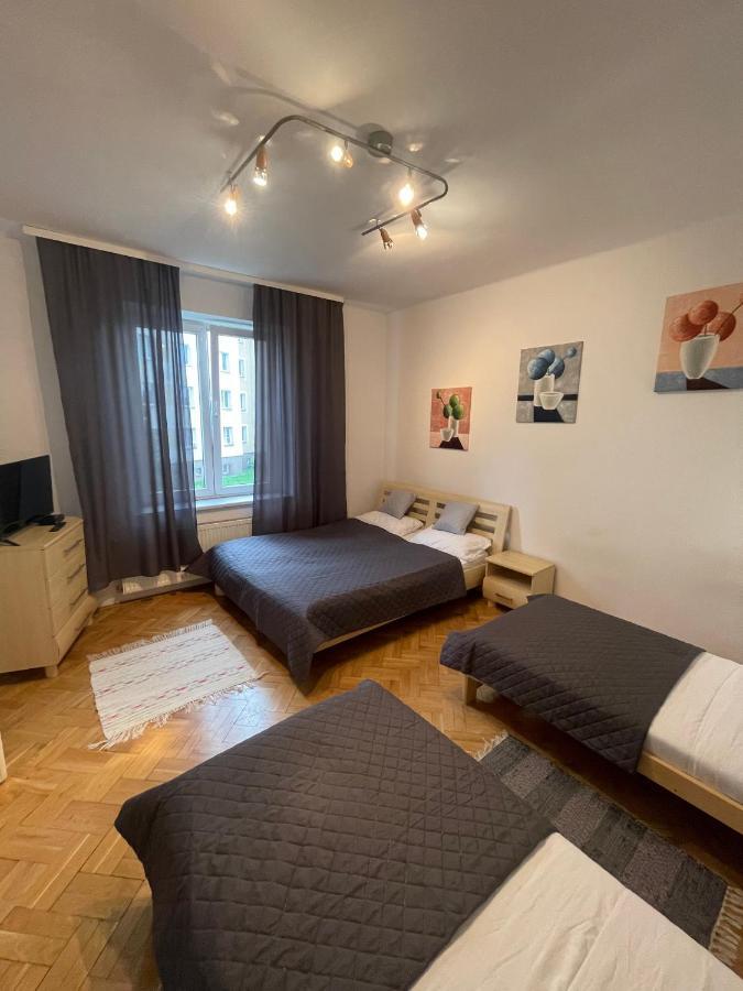 Apartamenty 650 Metrow Od Dworca Przemysl Exterior photo